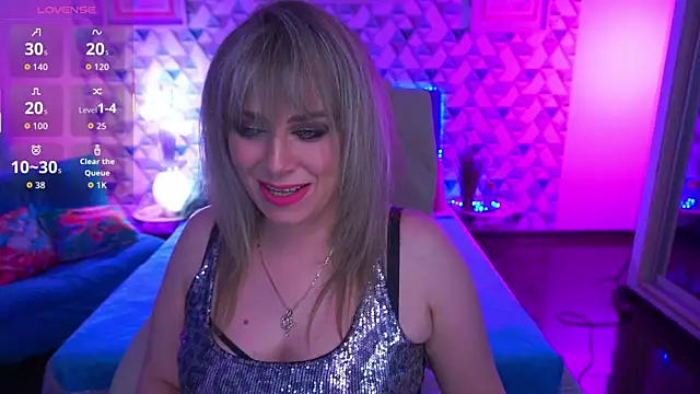 Snapshot of CandyLadyyy chatting on May 3, 2026, 8:45 pm CandyLadyyy online show from May 3, 2026, 8:45 pm