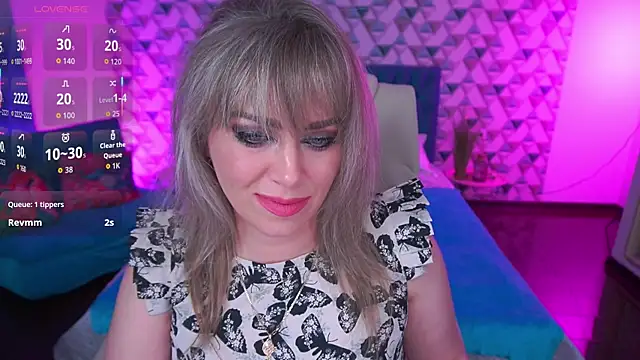 Snapshot of CandyLadyyy chatting on May 11, 2026, 8:17 pm CandyLadyyy online show from May 11, 2026, 8:17 pm