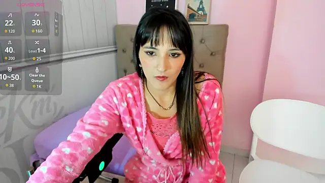 Tania Duque online show from September 20, 2025, 3:06 pm