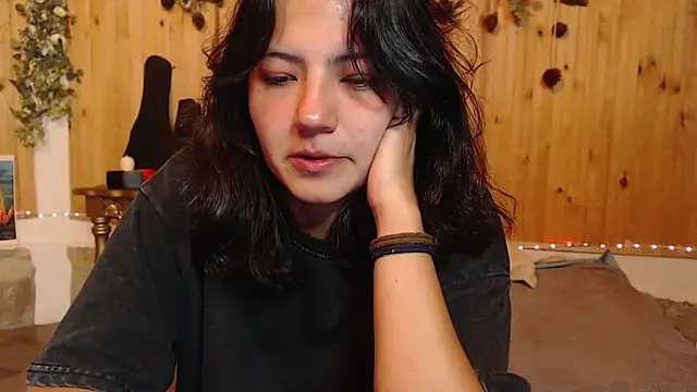 Snapshot of Asaray_T chatting on June 6, 2026, 1:22 am Asaray T online show from June 6, 2026, 1:22 am