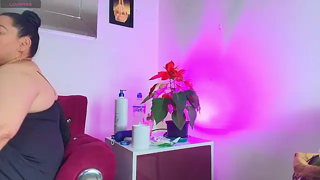 EllenaBoobs  online show from January 18, 2026, 2:48 am