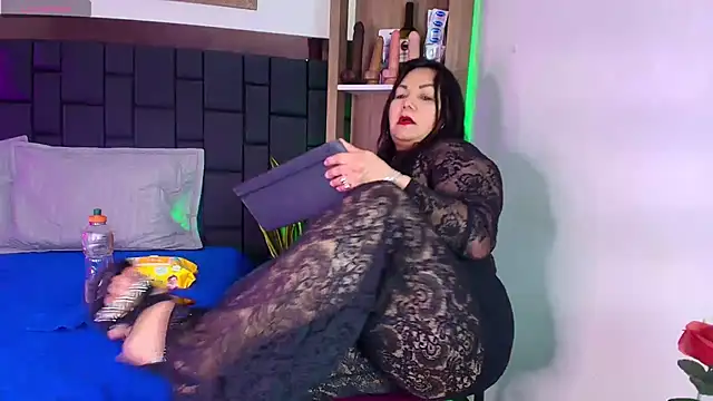 Snapshot of EllenaBoobs_ chatting on May 30, 2026, 8:03 pm EllenaBoobs online show from May 30, 2026, 8:03 pm