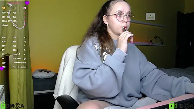 Snapshot of Lilysweet13 chatting on October 18, 2025, 11:23 am Lilysweet13 online show from October 18, 2025, 11:23 am