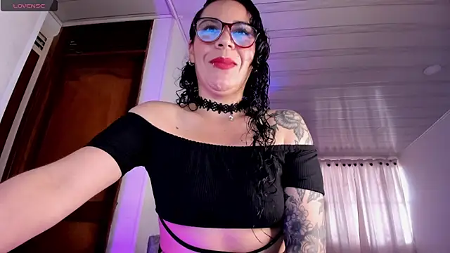 mia velvet1 online show from May 16, 2026, 12:15 pm