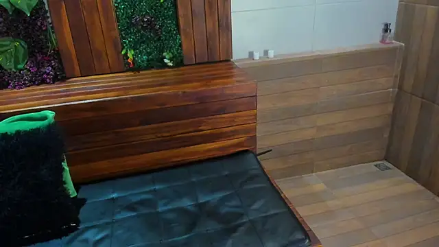 Snapshot of labrinthteasing chatting on March 18, 2025, 8:16 pm labrinthteasing online show from March 18, 2025, 8:16 pm