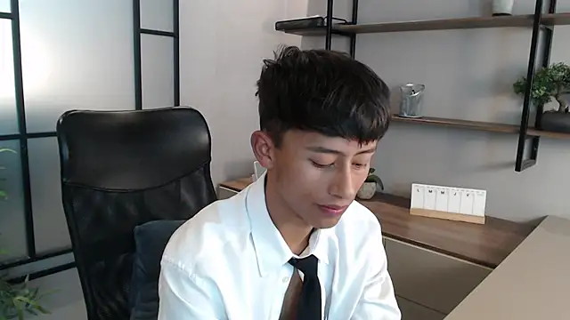 Snapshot of labrinthteasing chatting on March 17, 2025, 11:24 pm labrinthteasing online show from March 17, 2025, 11:24 pm