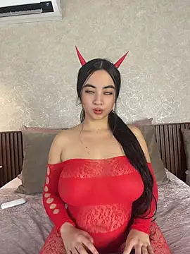alisonnwalker2025 online show from July 16, 2026, 1:19 pm