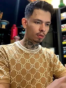 craxybaby online show from November 5, 2025, 5:38 pm