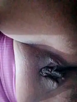 Snapshot of Khemerry chatting on November 25, 2025, 2:17 pm Khemerry online show from November 25, 2025, 2:17 pm