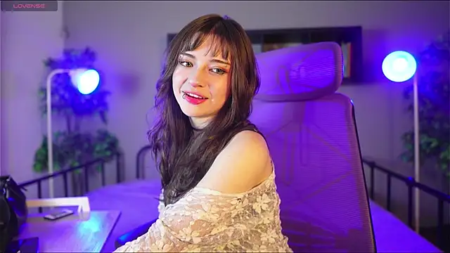 Snapshot of Miyuki_wolf chatting on November 18, 2025, 9:29 pm Miyuki wolf online show from November 18, 2025, 9:29 pm