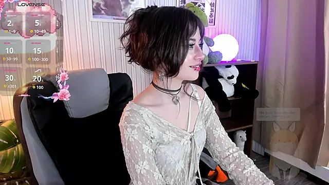 Snapshot of Miyuki_wolf chatting on October 28, 2025, 8:41 pm Miyuki wolf online show from October 28, 2025, 8:41 pm