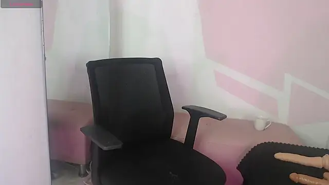 Snapshot of vicky_bigboobs_babe chatting on April 20, 2026, 1:24 pm vicky bigboobs babe online show from April 20, 2026, 1:24 pm