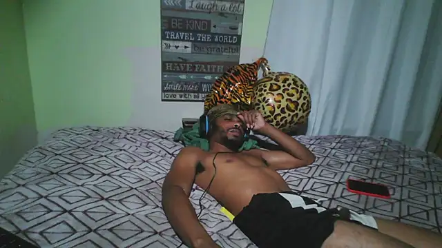 Snapshot of anthonyroth chatting on September 15, 2025, 11:49 pm anthonyroth online show from September 15, 2025, 11:49 pm