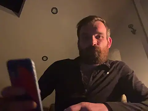 Snapshot of LKC94 chatting on March 18, 2025, 11:31 pm LKC94 online show from March 18, 2025, 11:31 pm