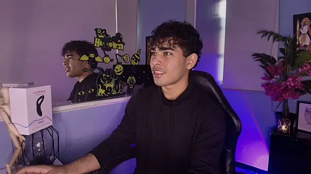 LucasCarterr  online show from October 15, 2025, 8:17 pm