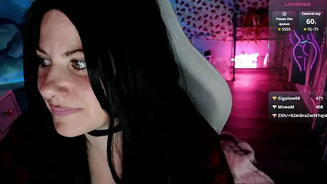Snapshot of BellaStar84 chatting on July 1, 2026, 5:52 am BellaStar84 online show from July 1, 2026, 5:52 am