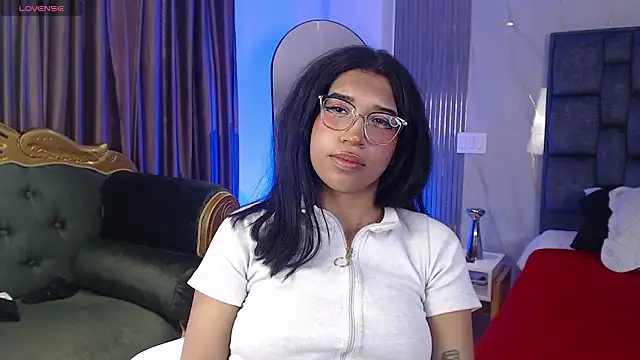 Snapshot of Karin_Ks chatting on February 15, 2026, 8:41 pm Karin Ks online show from February 15, 2026, 8:41 pm