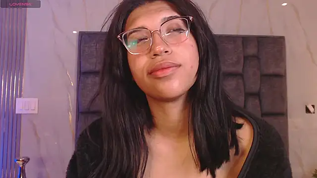 Snapshot of Karin_Ks chatting on February 15, 2026, 8:35 am Karin Ks online show from February 15, 2026, 8:35 am