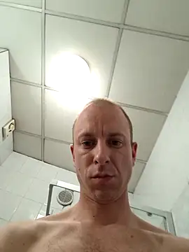 Snapshot of svenpfeifer chatting on March 17, 2025, 12:21 am svenpfeifer online show from March 17, 2025, 12:21 am