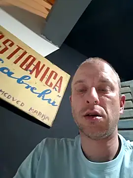 Snapshot of svenpfeifer chatting on March 21, 2025, 11:34 pm svenpfeifer online show from March 21, 2025, 11:34 pm