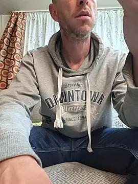 Snapshot of svenpfeifer chatting on December 20, 2025, 2:42 pm svenpfeifer online show from December 20, 2025, 2:42 pm