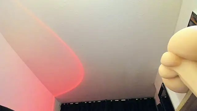 Snapshot of Hat_girl chatting on December 4, 2025, 3:16 am Hat girl online show from December 4, 2025, 3:16 am