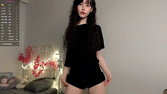 Snapshot of glamourr chatting on May 9, 2026, 12:08 pm glamourr online show from May 9, 2026, 12:08 pm