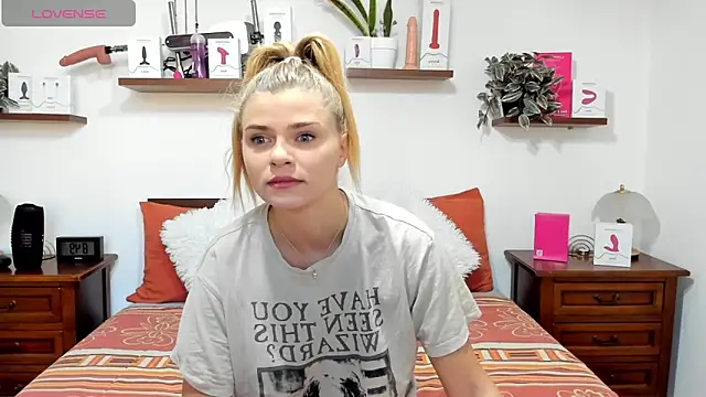Snapshot of HaleyReedme chatting on September 29, 2025, 6:53 am HaleyReedme online show from September 29, 2025, 6:53 am