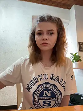 Snapshot of HaleyReedme chatting on March 17, 2025, 7:13 am HaleyReedme online show from March 17, 2025, 7:13 am