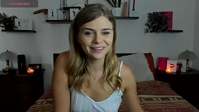 Snapshot of HaleyReedme chatting on October 8, 2025, 9:22 am HaleyReedme online show from October 8, 2025, 9:22 am