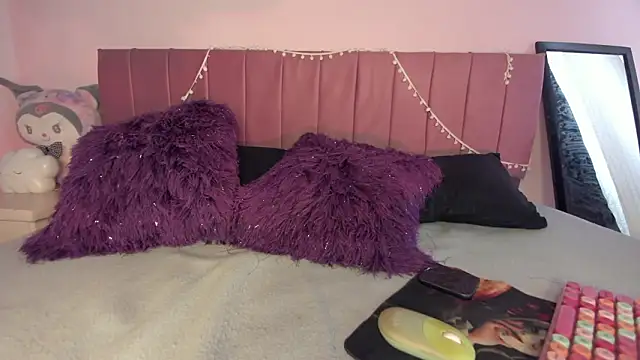 kitty-kryss online show from March 24, 2026, 3:34 pm