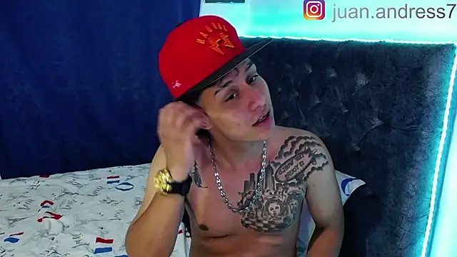 Snapshot of Stone_grey1_ chatting on December 22, 2025, 10:48 am Stone grey1 online show from December 22, 2025, 10:48 am