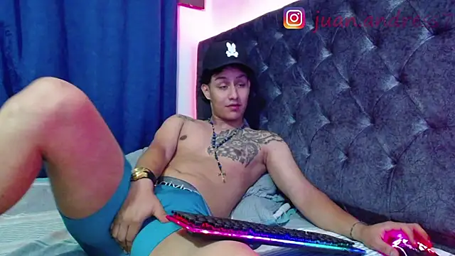 Snapshot of Stone_grey1_ chatting on February 25, 2026, 3:29 am Stone grey1 online show from February 25, 2026, 3:29 am