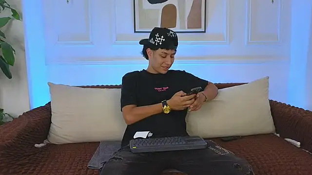 Snapshot of Stone_grey1_ chatting on May 23, 2026, 3:38 am Stone grey1 online show from May 23, 2026, 3:38 am
