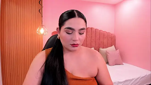 eva sainnt online show from November 4, 2025, 6:01 pm