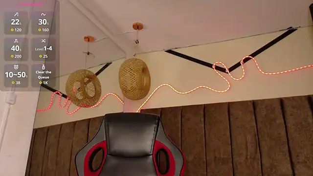 natasha  black online show from November 18, 2025, 7:39 pm