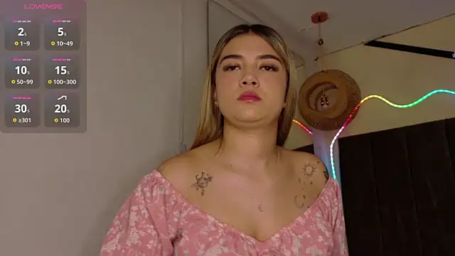 natasha  black online show from December 4, 2025, 7:35 pm