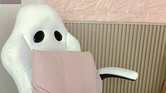 Gaviluc  online show from November 26, 2025, 10:37 am