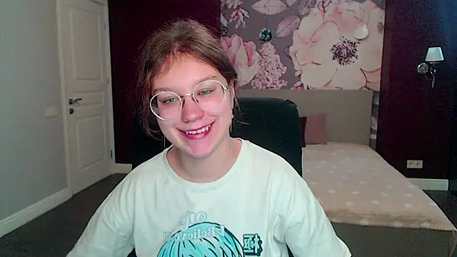 AngelinaLow online show from March 19, 2025, 12:12 pm