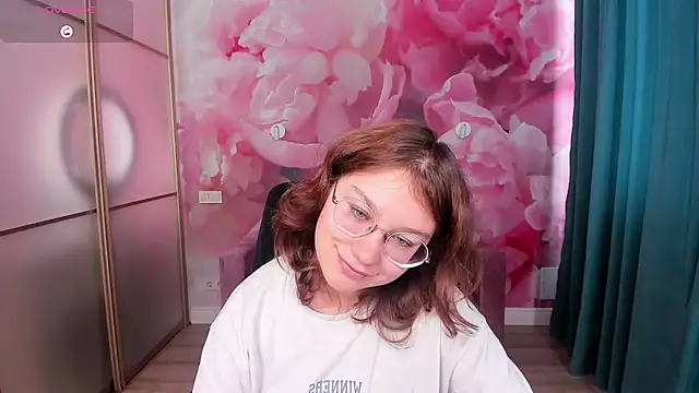 AngelinaLow online show from October 28, 2025, 12:26 pm