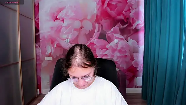 AngelinaLow online show from October 1, 2025, 11:25 am