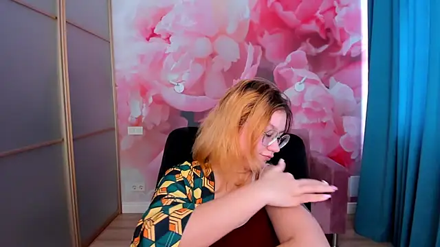 AngelinaLow online show from February 10, 2026, 12:48 pm