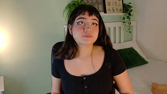 Snapshot of Kathe_sweetness chatting on October 13, 2025, 11:45 am Kathe sweetness online show from October 13, 2025, 11:45 am