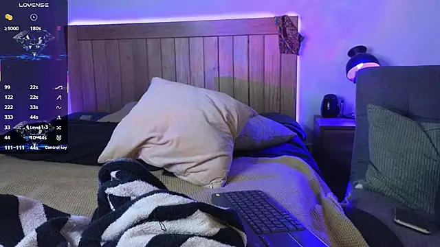 Xander Card online show from September 12, 2025, 4:12 am