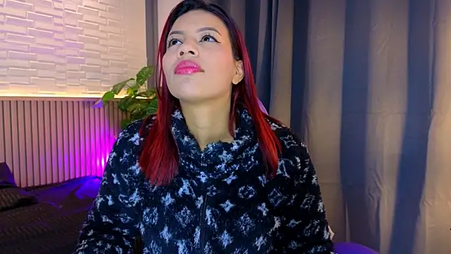 TiffanyWalk online show from November 5, 2025, 10:51 am