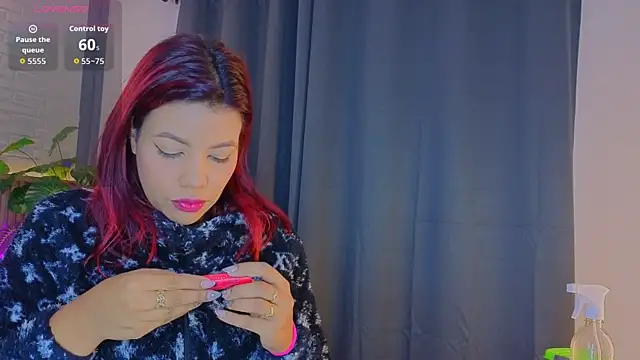 TiffanyWalk online show from September 30, 2025, 11:38 am