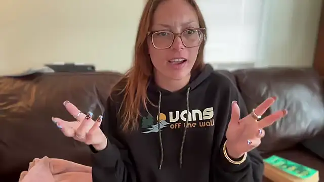 Snapshot of SpaceCowWhore chatting on June 18, 2026, 3:50 pm SpaceCowWhore online show from June 18, 2026, 3:50 pm