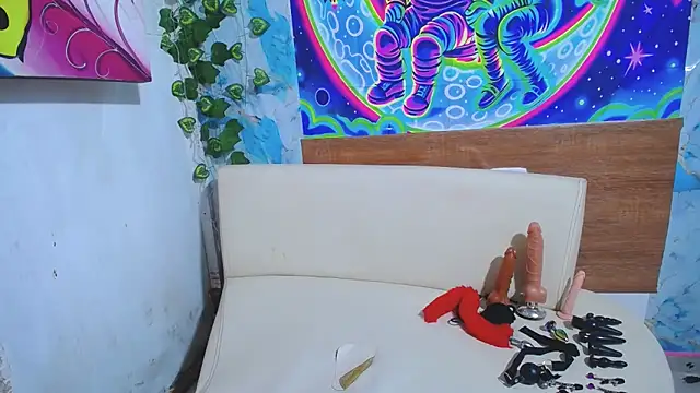 Snapshot of latina_bigboos25 chatting on November 10, 2025, 2:27 am latina bigboos25 online show from November 10, 2025, 2:27 am