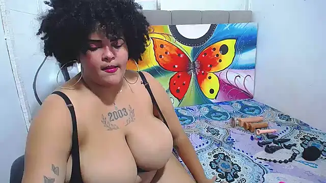 Snapshot of latina_bigboos25 chatting on September 11, 2025, 2:33 am latina bigboos25 online show from September 11, 2025, 2:33 am