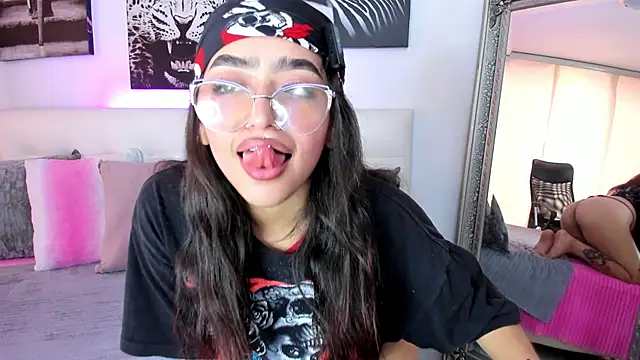 sophie-carter online show from February 17, 2026, 7:11 pm